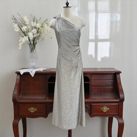 David Meister Silver One Shoulder Gown Formal Dress 8 Ruched Metallic Glam - Picture 1 of 12